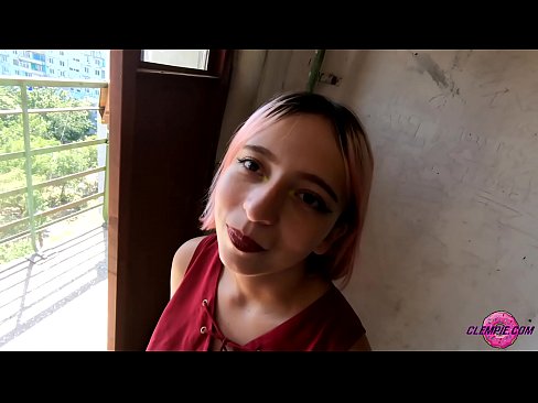 ❤️ Sensual student thith një të huaj në pjesën e jashtme - sperma në fytyrën e tij ❤️ Video seksi në pornografi sq.camporner.top ❌️❤